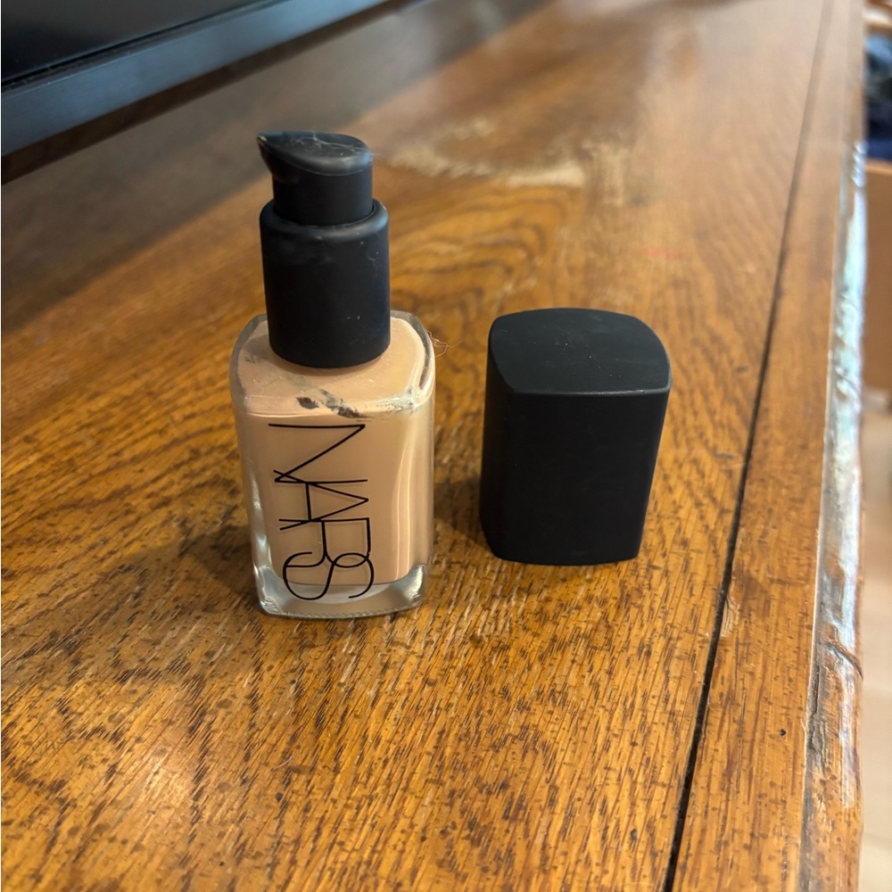NARS Sheer Glow Foundation